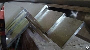 Уголок алюминиевый АД31 4000мм
